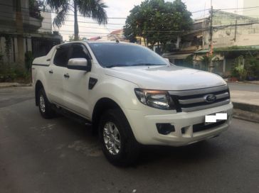 Ford Ranger XLS AT cũ đời 2015 màu trắng, full đồ chơi