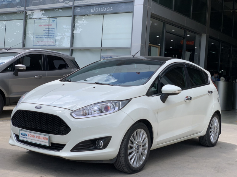 Ford Fiesta 5 cửa Sport 2018, chạy lướt, màu trắng