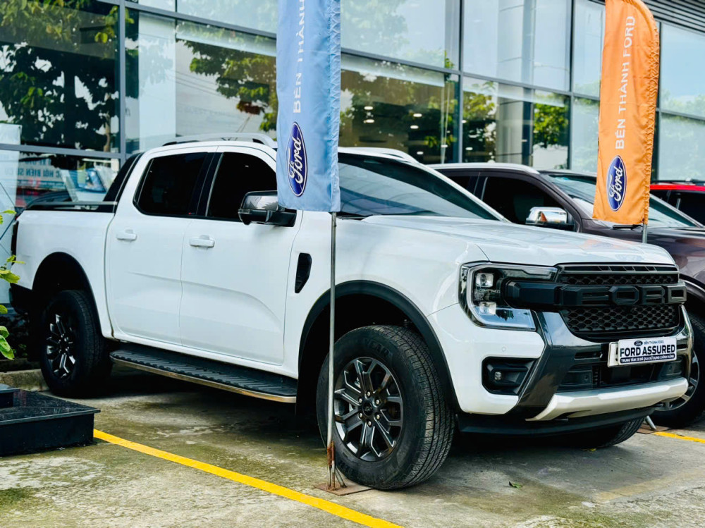 Ford ranger wildtrak 2022 màu trắng chạy lướt - 2